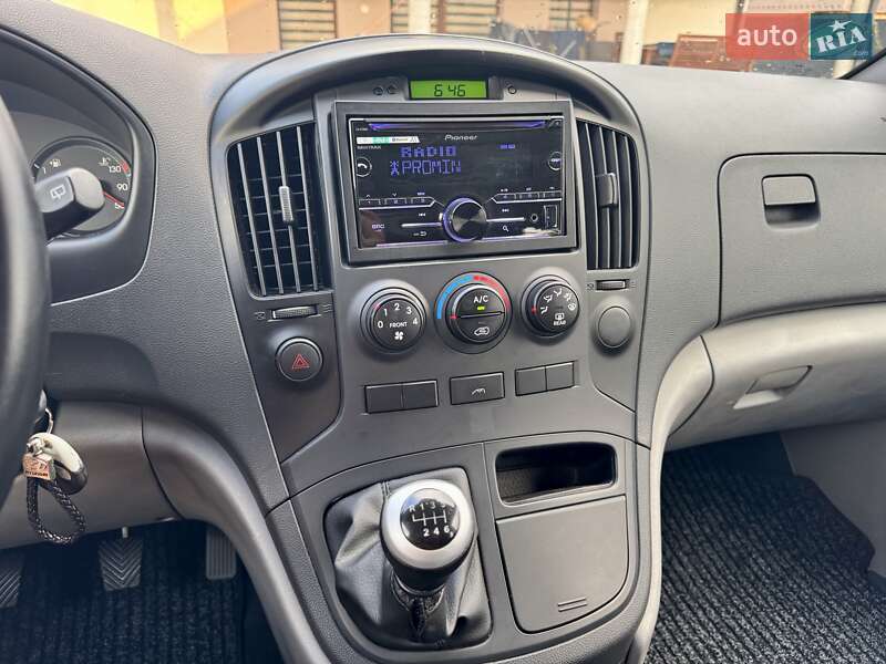 Мінівен Hyundai H-1 2011 в Ковелі