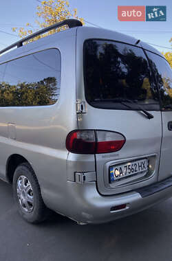 Минивэн Hyundai H-1 2002 в 