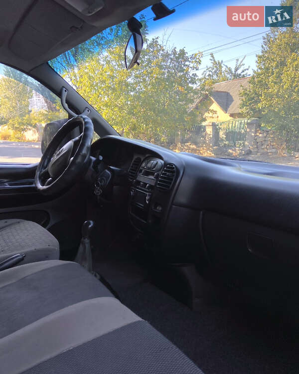 Мінівен Hyundai H-1 2002 в Одесі