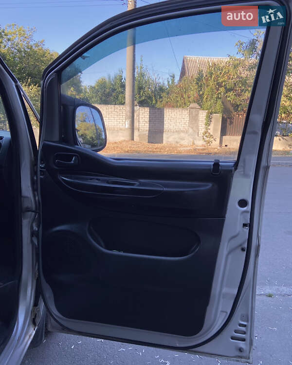 Мінівен Hyundai H-1 2002 в Одесі