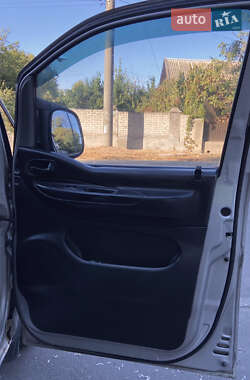 Минивэн Hyundai H-1 2002 в 