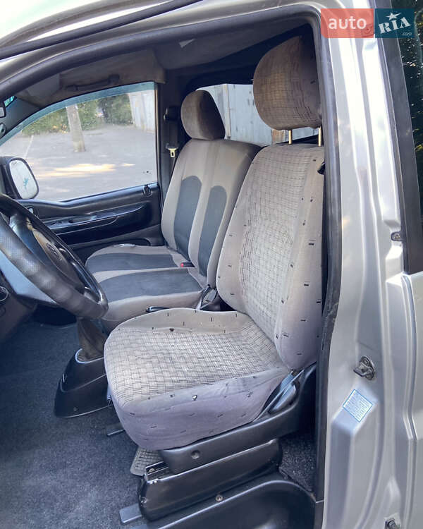 Мінівен Hyundai H-1 2002 в Одесі