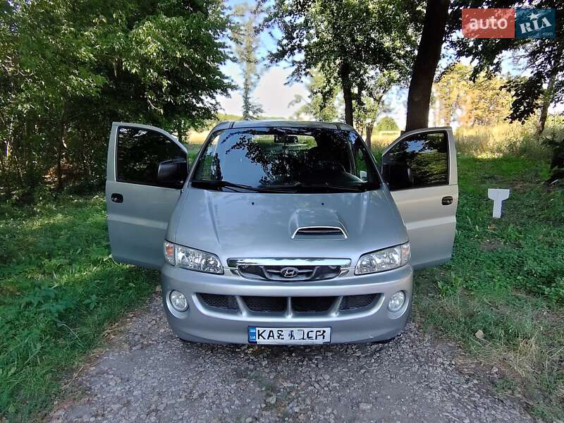 Минивэн Hyundai H-1 2005 в Киеве