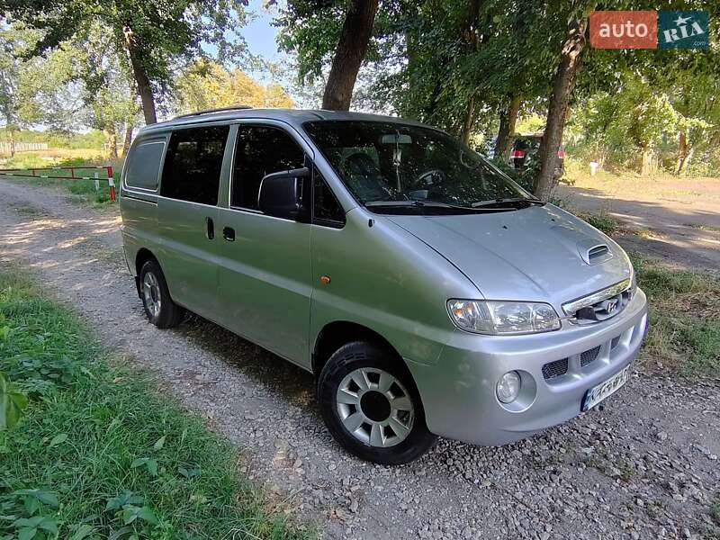 Минивэн Hyundai H-1 2005 в Киеве