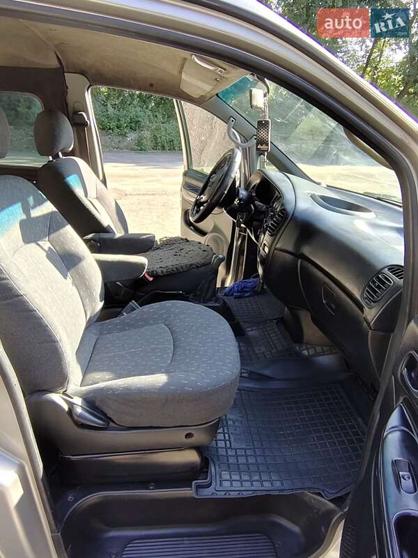 Минивэн Hyundai H-1 2005 в Киеве