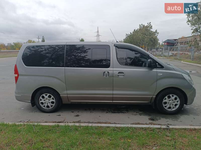 Минивэн Hyundai H-1 2010 в Измаиле