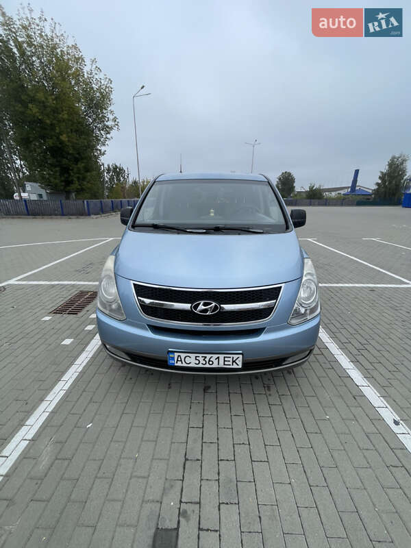 Минивэн Hyundai H-1 2008 в 