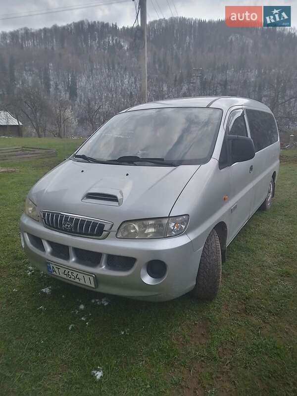 Минивэн Hyundai H-1 2007 в 