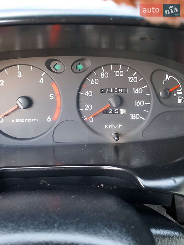 Грузовой фургон Hyundai H-1 2003 в Черновцах