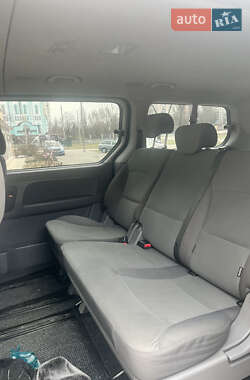 Минивэн Hyundai H-1 2011 в 