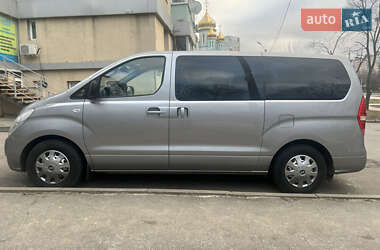 Минивэн Hyundai H-1 2011 в 