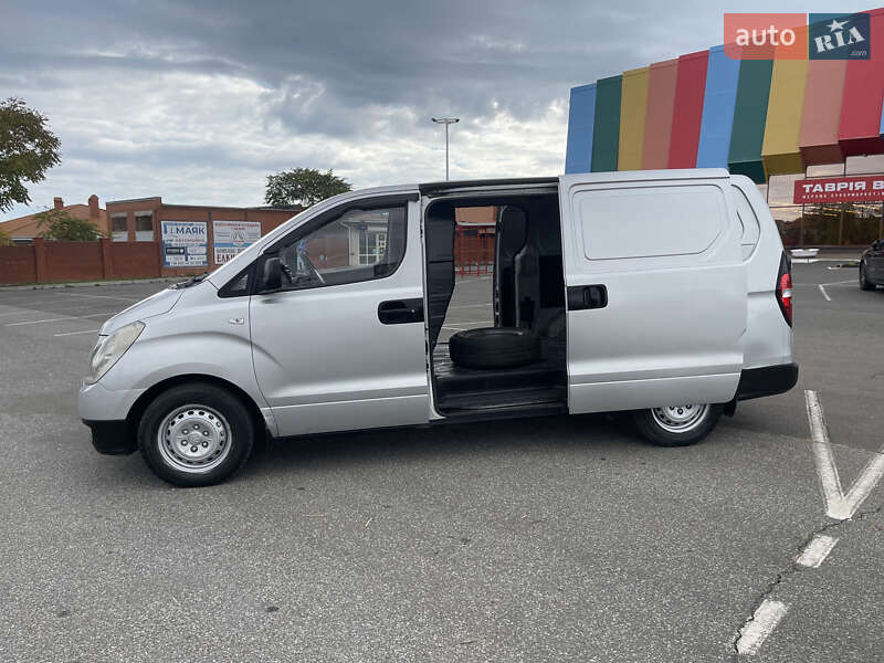 Грузовой фургон Hyundai H-1 2008 в Одессе