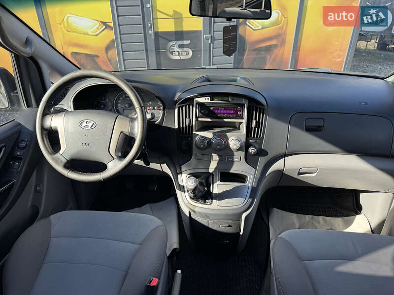 Мінівен Hyundai H-1 2011 в Стрию