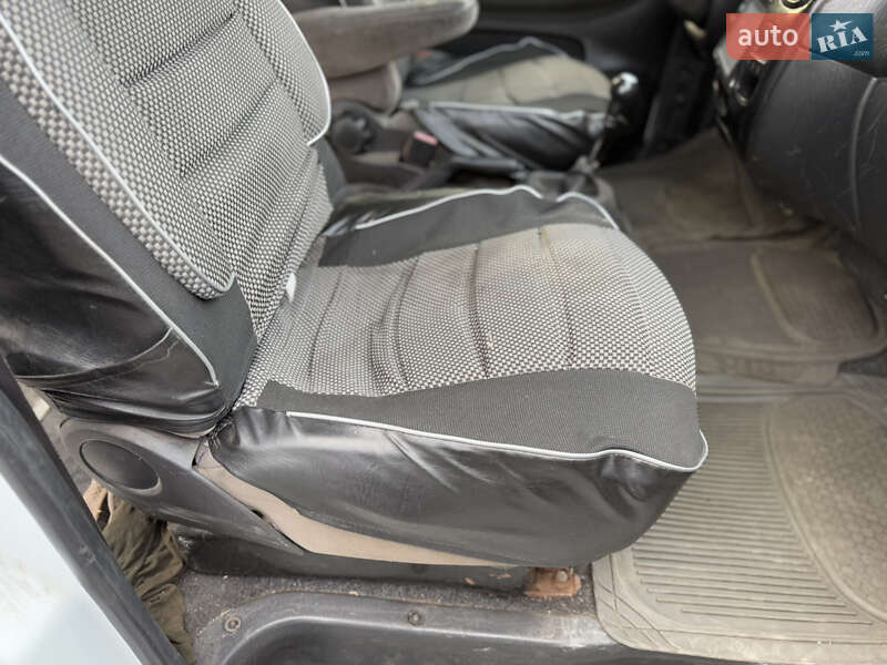 Вантажний фургон Hyundai H-1 2007 в Дніпрі фото 13 Вантажний фургон Hyundai H-1 2007 в Дніпрі