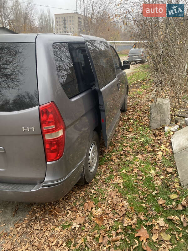 Мінівен Hyundai H-1 2010 в Дніпрі фото 6 Мінівен Hyundai H-1 2010 в Дніпрі