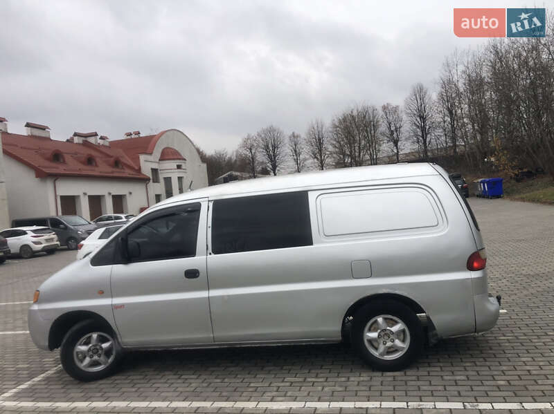 Грузопассажирский фургон Hyundai H-1 2004 в Львове
