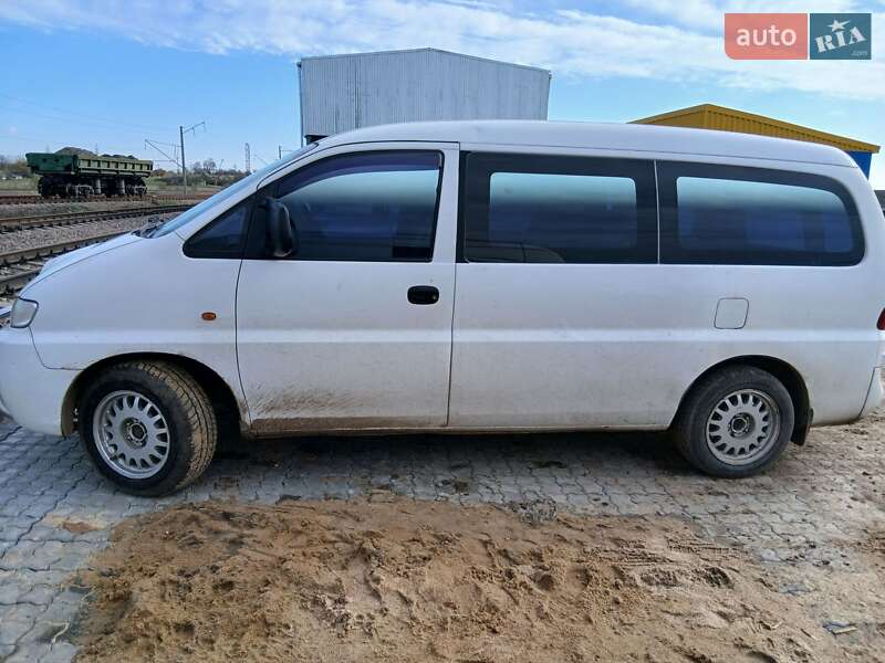 Мінівен Hyundai H-1 2001 в Одесі