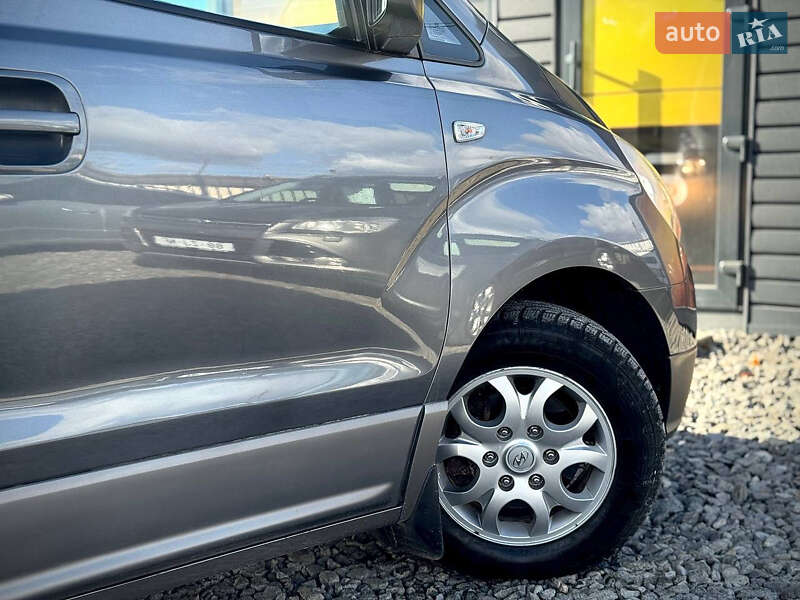 Мінівен Hyundai H-1 2011 в Стрию