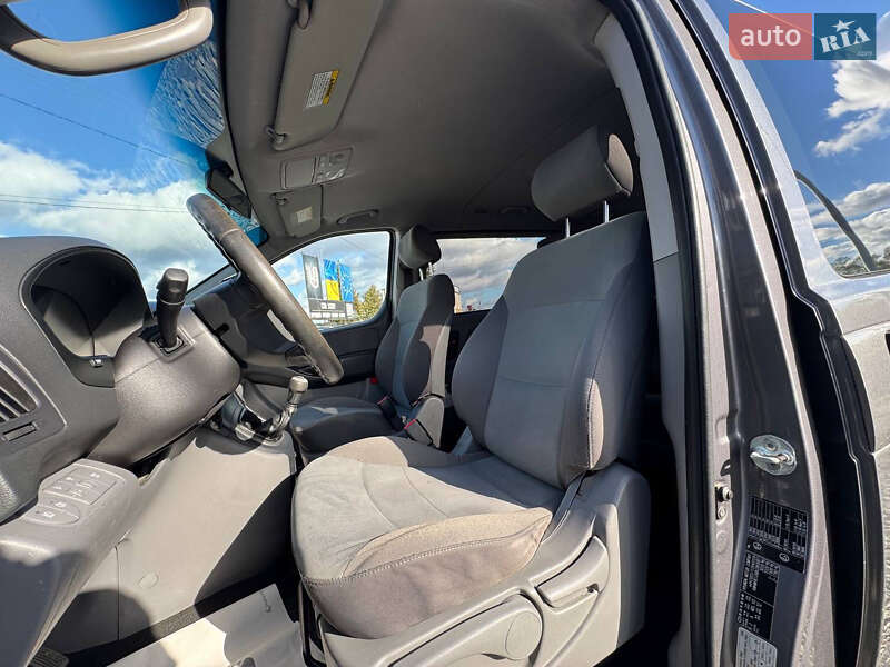 Мінівен Hyundai H-1 2011 в Стрию