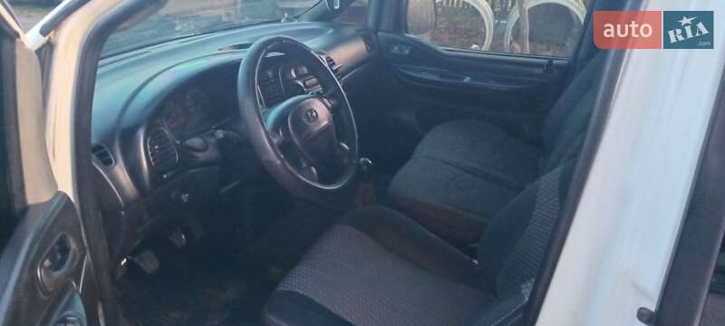 Грузовой фургон Hyundai H-1 2001 в Львове