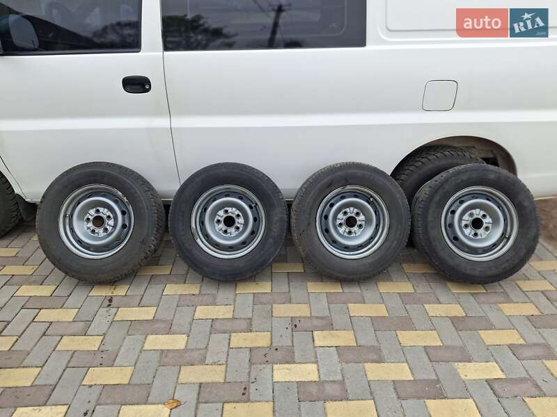 Вантажний фургон Hyundai H-1 2006 в П'ятихатках фото 26 Вантажний фургон Hyundai H-1 2006 в П'ятихатках