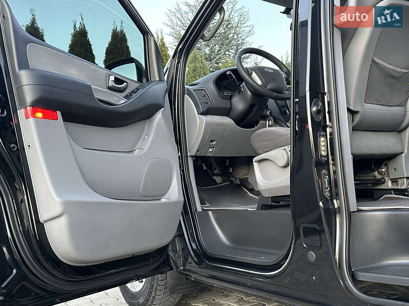 Минивэн Hyundai H-1 2012 в Одессе
