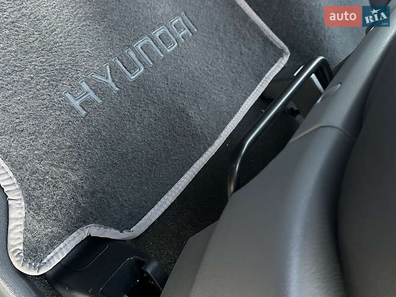 Минивэн Hyundai H-1 2012 в Одессе