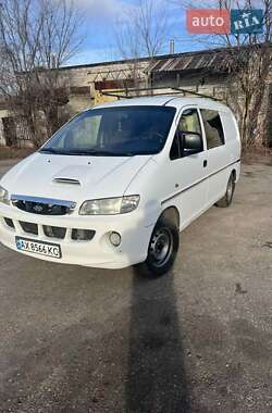 Вантажний фургон Hyundai H-1 2004 в Харкові
