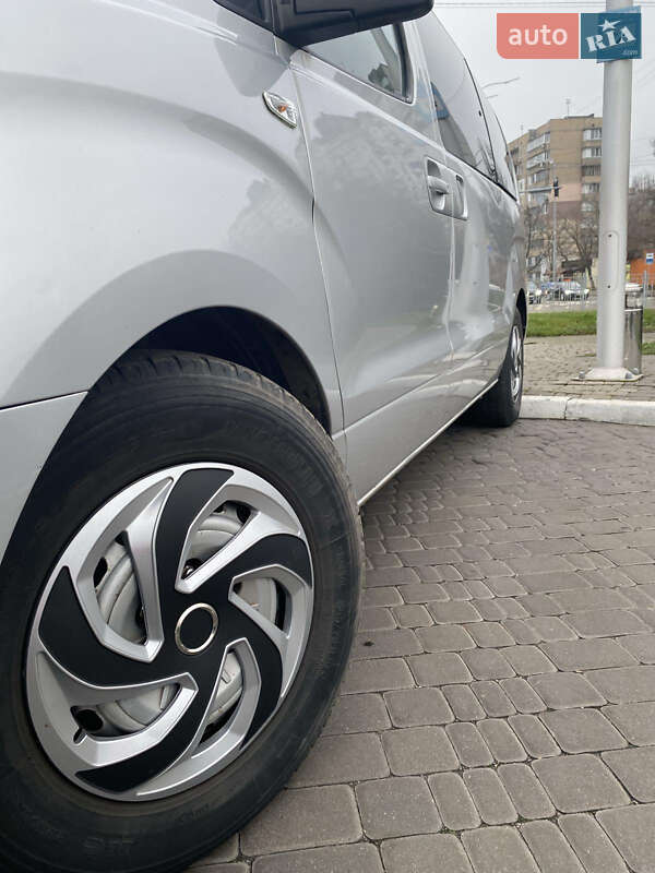Минивэн Hyundai H-1 2008 в Киеве