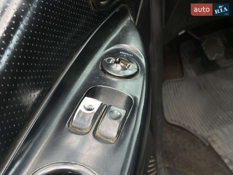 Вантажний фургон Hyundai H-1 2000 в Одесі