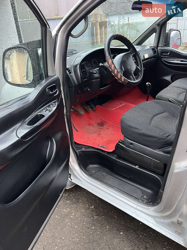 Минивэн Hyundai H-1 2002 в Николаеве