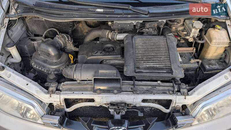 Минивэн Hyundai H-1 2004 в Ровно