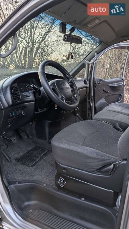 Минивэн Hyundai H-1 2004 в Ровно