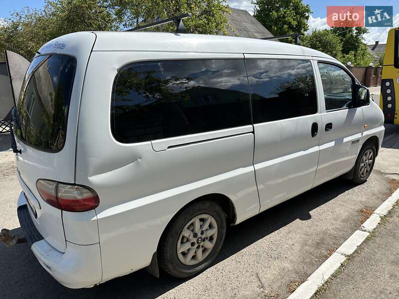 Минивэн Hyundai H-1 2006 в Остроге