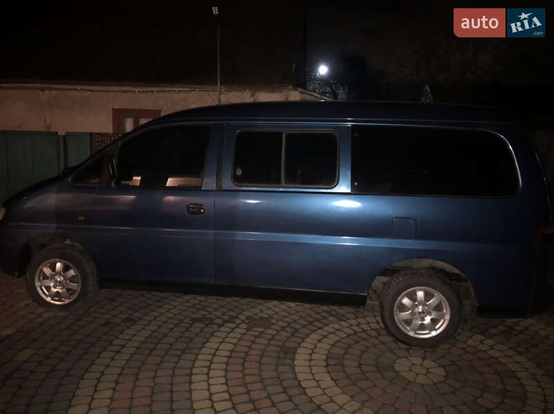 Минивэн Hyundai H 200 1998 в Жовкве
