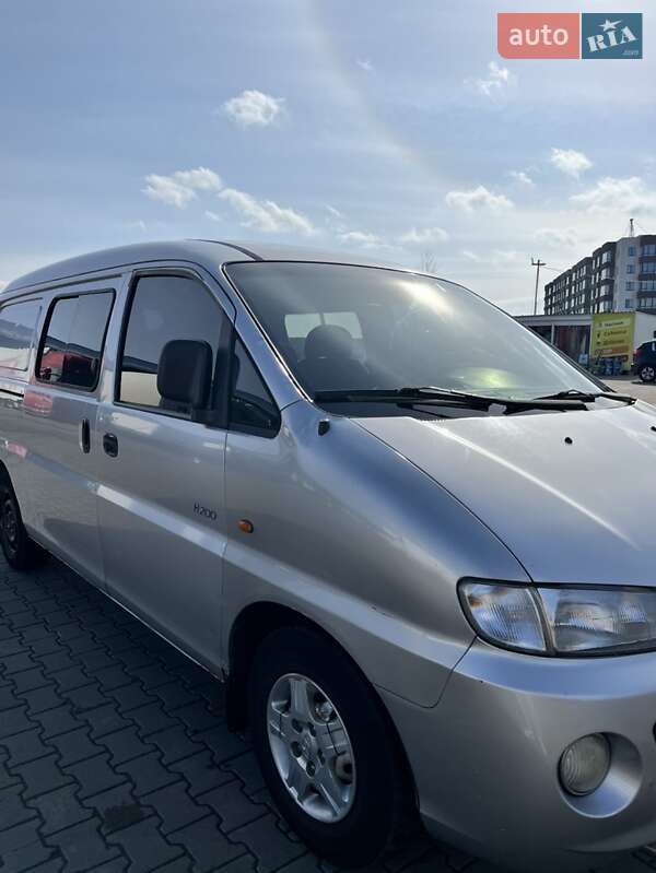 Грузопассажирский фургон Hyundai H 200 2000 в Одессе фото 2 Грузопассажирский фургон Hyundai H 200 2000 в Одессе