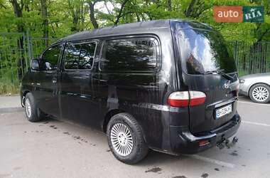 Минивэн Hyundai H 200 2004 в 