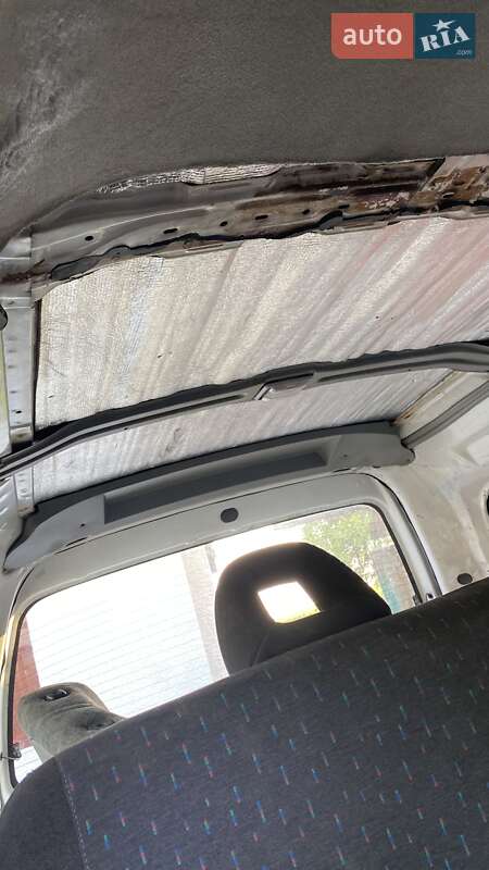 Минивэн Hyundai H 200 1999 в Волочиске