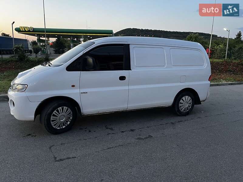 Минивэн Hyundai H 200 2002 в Берегово