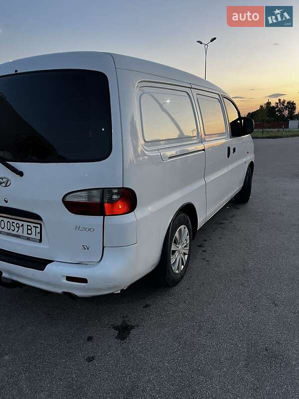 Минивэн Hyundai H 200 2002 в Берегово