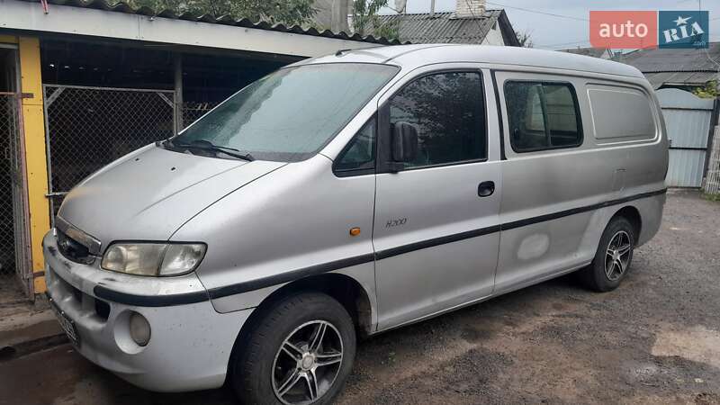 Грузовой фургон Hyundai H 200 2001 в Хмельнике фото 2 Грузовой фургон Hyundai H 200 2001 в Хмельнике