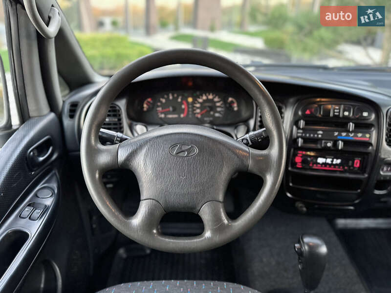 Грузопассажирский фургон Hyundai H 200 1999 в Ужгороде фото 22 Грузопассажирский фургон Hyundai H 200 1999 в Ужгороде