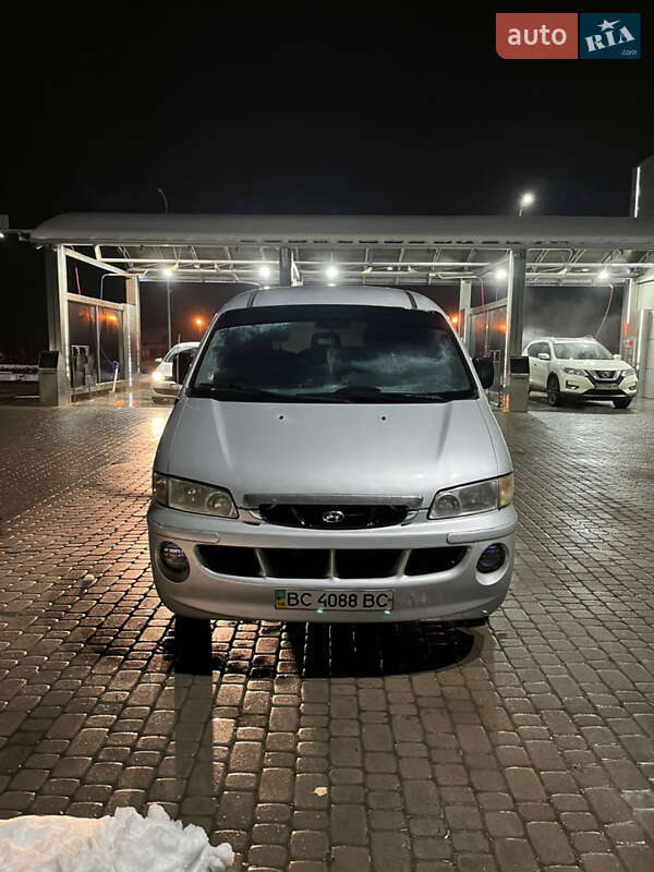 Минивэн Hyundai H 200 2001 в Городке