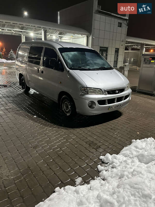 Минивэн Hyundai H 200 2001 в Городке