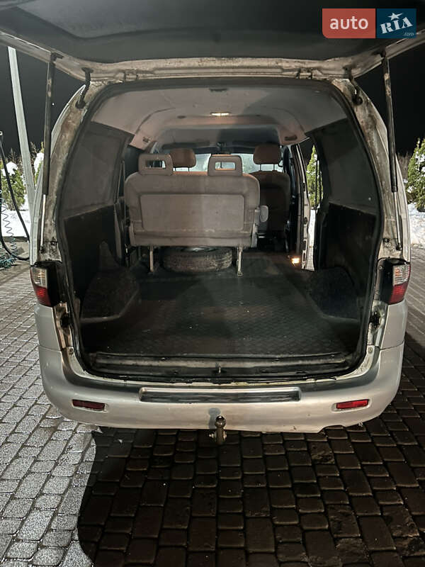 Минивэн Hyundai H 200 2001 в Городке