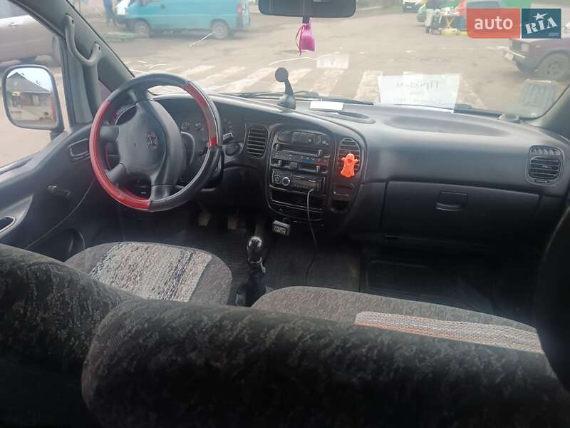 Мінівен Hyundai H 200 2000 в Слов'янську фото 14 Мінівен Hyundai H 200 2000 в Слов'янську