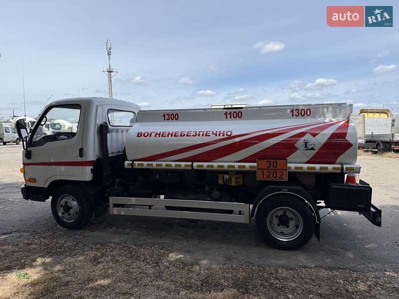 Бензовоз Hyundai HD 65 2004 в Запорожье