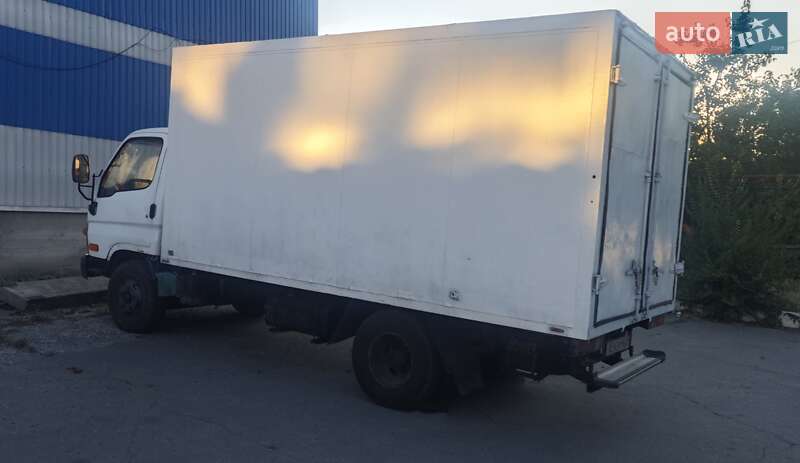 Вантажний фургон Hyundai HD 65 2004 в Дніпрі