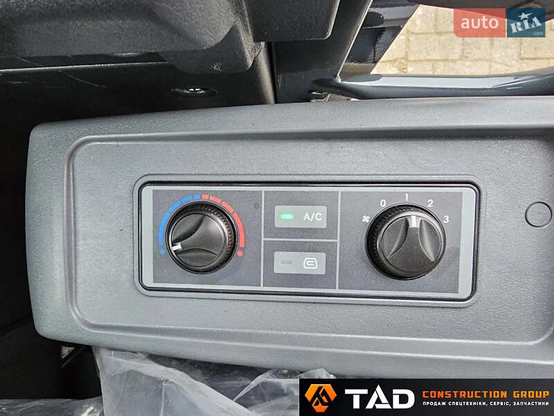 Миниэкскаватор Hyundai HX 2025 в Киеве