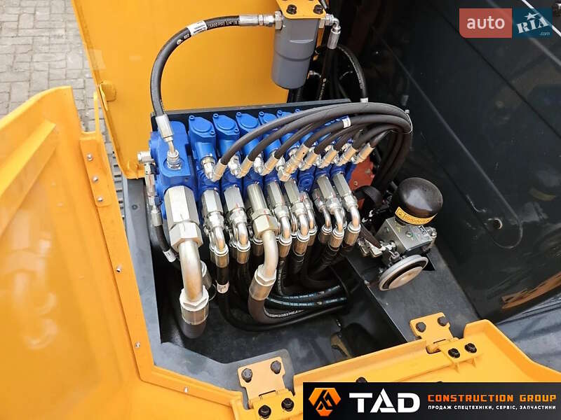 Миниэкскаватор Hyundai HX 2025 в Киеве